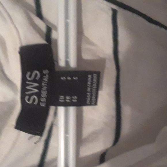 White shirt with dark green stripes - Picture 2 of 3